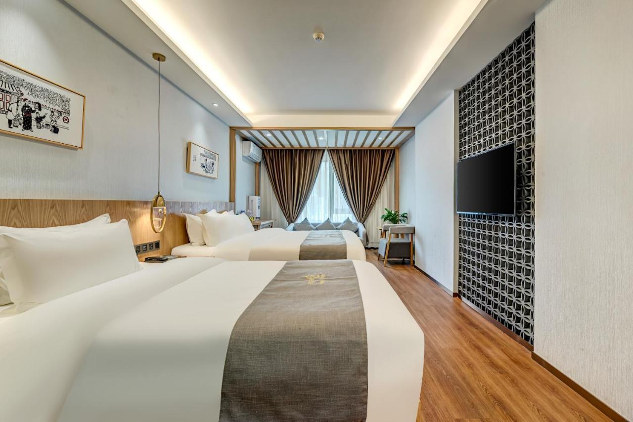 Happy Dragon Saga Hotel With Terrace-- Free Wifi With Fluent English Speaking,Tourist Ticket Service&Food Recommendation,Near Tian'Anmen Forbidden City,Wangfujing Walking Street,Easy To Get Any Tour Sights By Metro Beijing Eksteriør billede