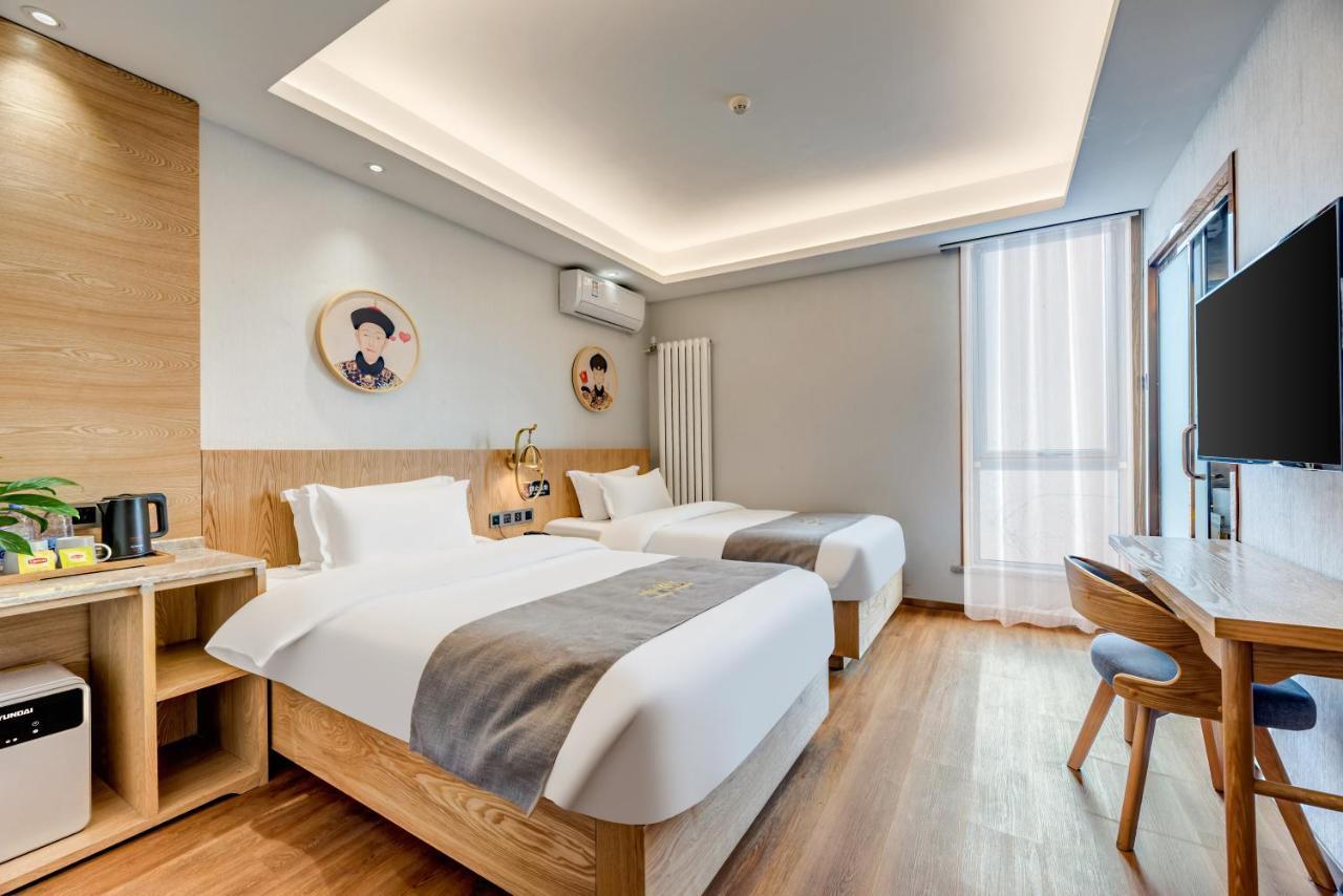 Happy Dragon Saga Hotel With Terrace-- Free Wifi With Fluent English Speaking,Tourist Ticket Service&Food Recommendation,Near Tian'Anmen Forbidden City,Wangfujing Walking Street,Easy To Get Any Tour Sights By Metro Beijing Eksteriør billede