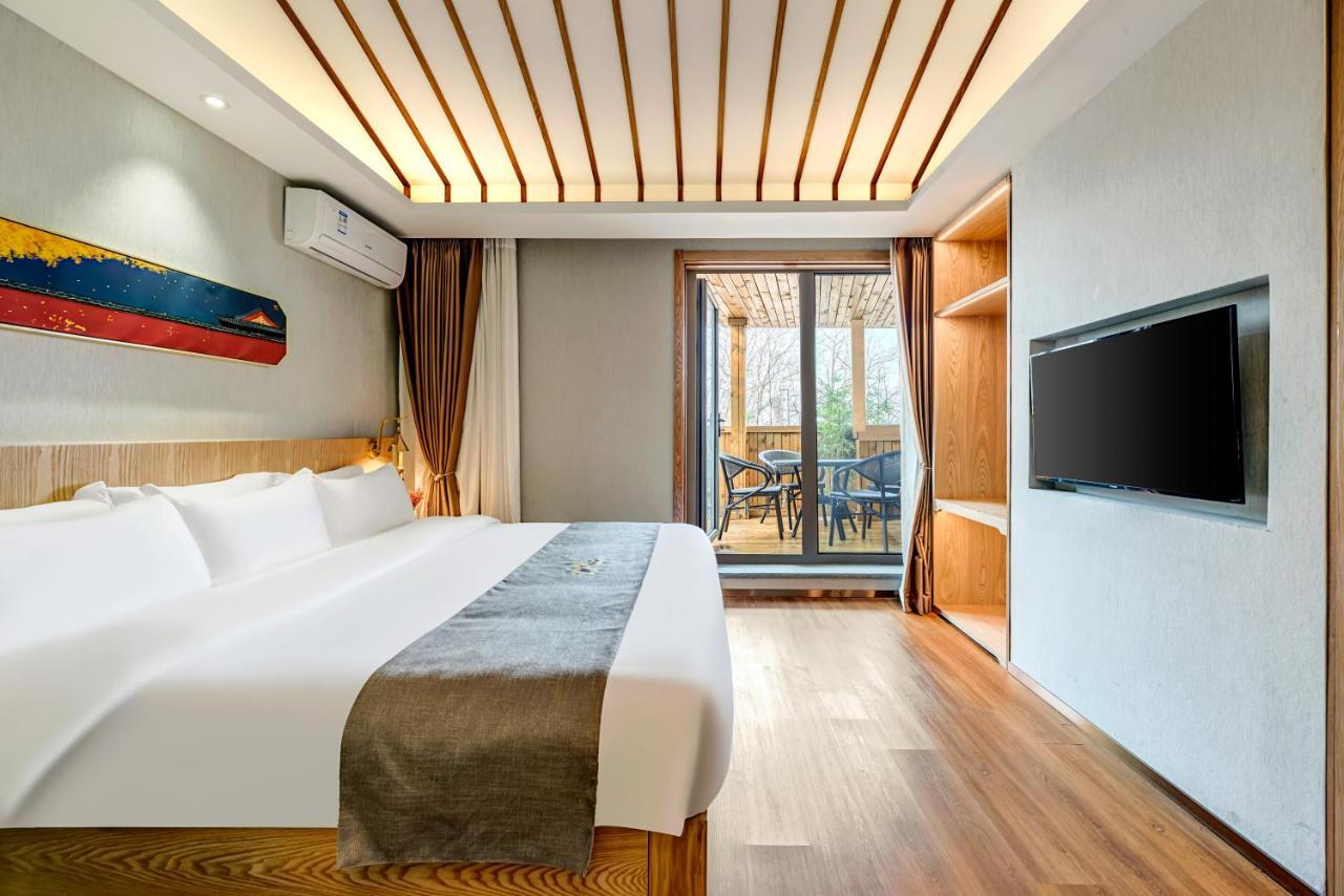 Happy Dragon Saga Hotel With Terrace-- Free Wifi With Fluent English Speaking,Tourist Ticket Service&Food Recommendation,Near Tian'Anmen Forbidden City,Wangfujing Walking Street,Easy To Get Any Tour Sights By Metro Beijing Eksteriør billede