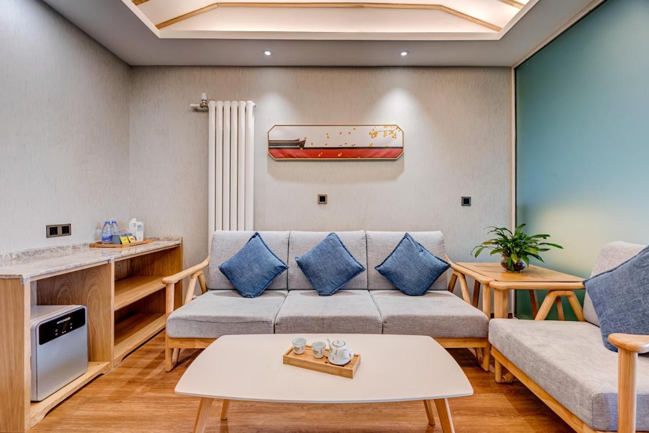 Happy Dragon Saga Hotel With Terrace-- Free Wifi With Fluent English Speaking,Tourist Ticket Service&Food Recommendation,Near Tian'Anmen Forbidden City,Wangfujing Walking Street,Easy To Get Any Tour Sights By Metro Beijing Eksteriør billede