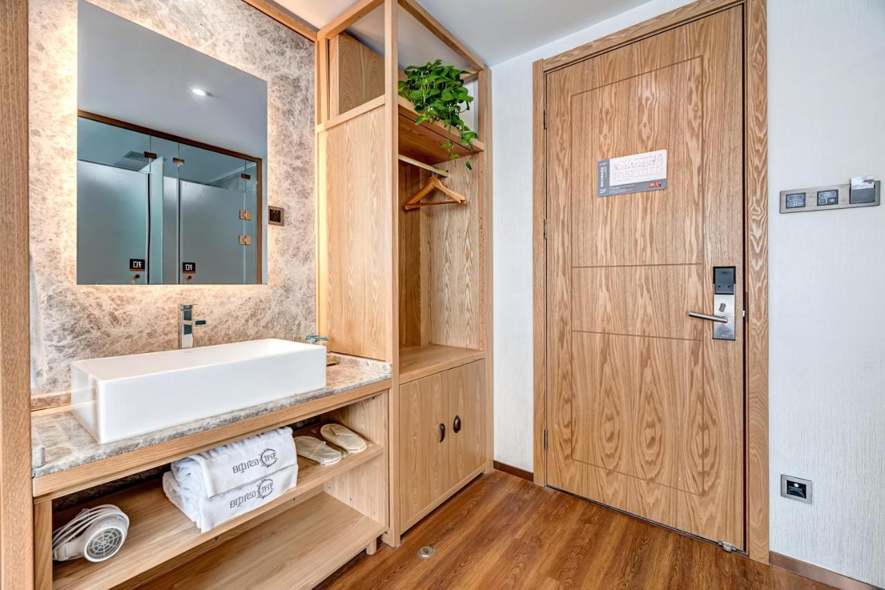 Happy Dragon Saga Hotel With Terrace-- Free Wifi With Fluent English Speaking,Tourist Ticket Service&Food Recommendation,Near Tian'Anmen Forbidden City,Wangfujing Walking Street,Easy To Get Any Tour Sights By Metro Beijing Eksteriør billede