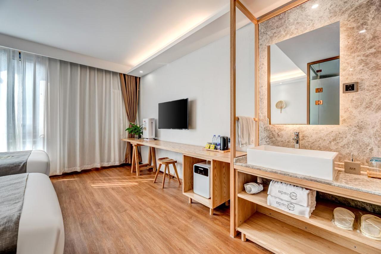 Happy Dragon Saga Hotel With Terrace-- Free Wifi With Fluent English Speaking,Tourist Ticket Service&Food Recommendation,Near Tian'Anmen Forbidden City,Wangfujing Walking Street,Easy To Get Any Tour Sights By Metro Beijing Eksteriør billede