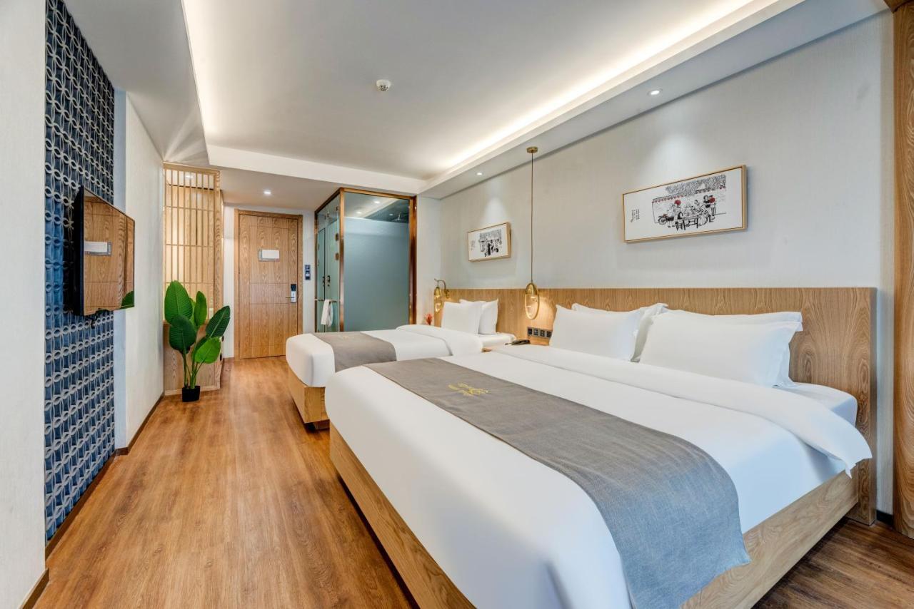 Happy Dragon Saga Hotel With Terrace-- Free Wifi With Fluent English Speaking,Tourist Ticket Service&Food Recommendation,Near Tian'Anmen Forbidden City,Wangfujing Walking Street,Easy To Get Any Tour Sights By Metro Beijing Eksteriør billede