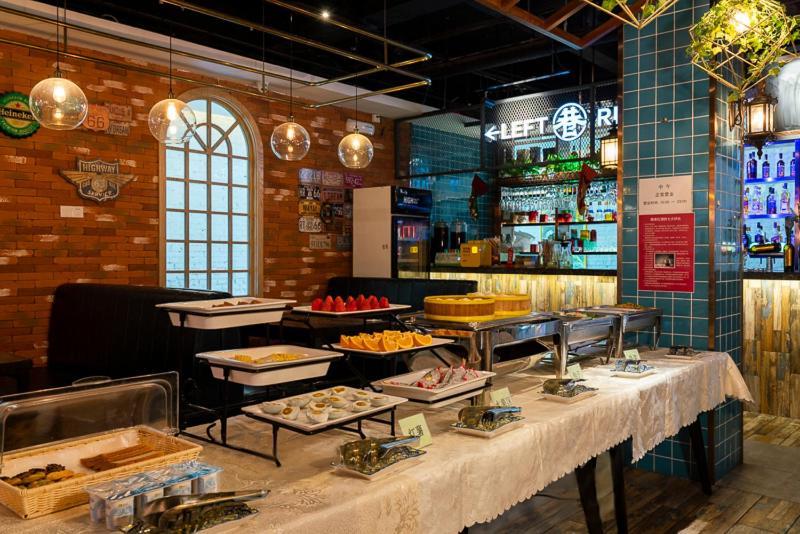 Happy Dragon Saga Hotel With Terrace-- Free Wifi With Fluent English Speaking,Tourist Ticket Service&Food Recommendation,Near Tian'Anmen Forbidden City,Wangfujing Walking Street,Easy To Get Any Tour Sights By Metro Beijing Eksteriør billede