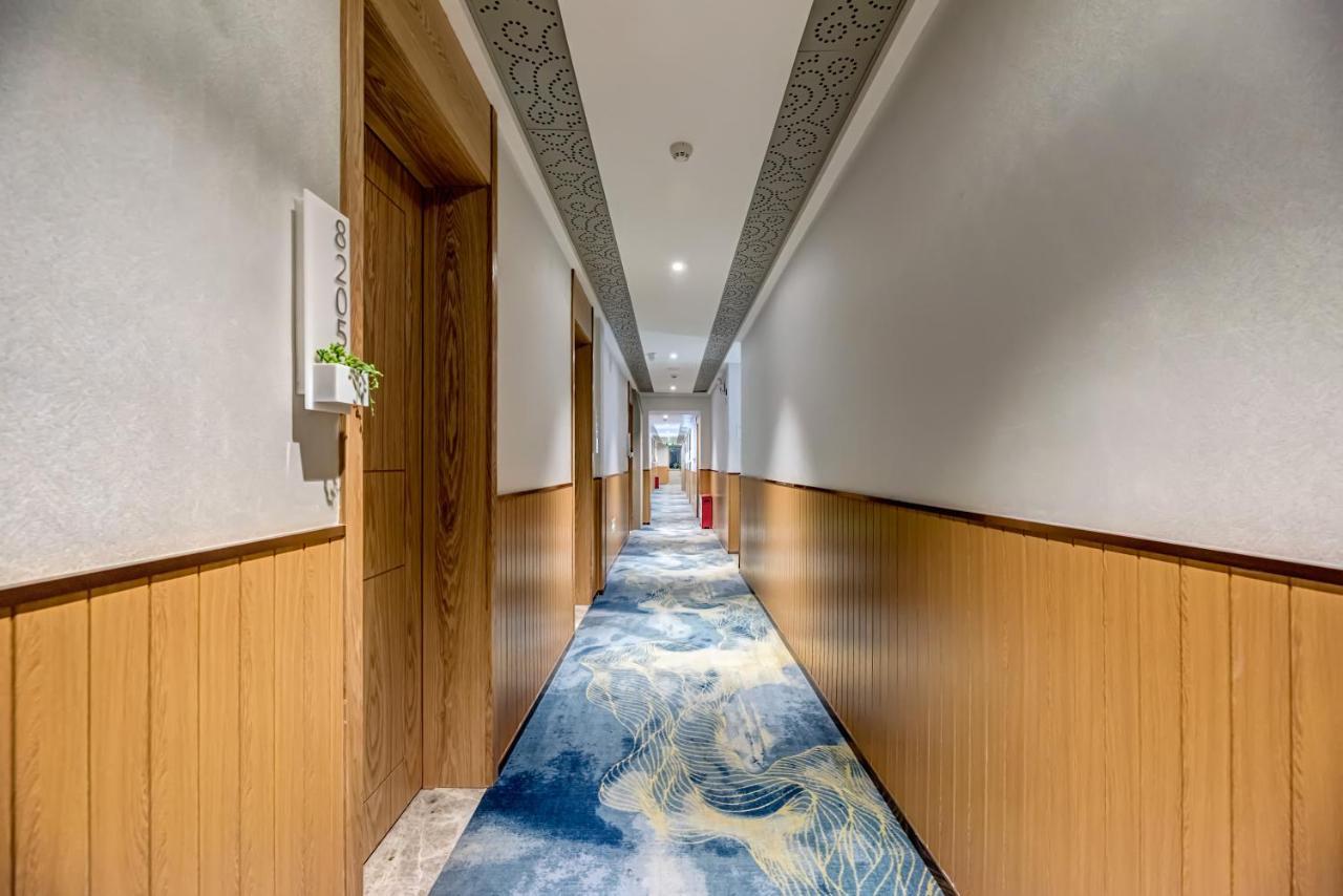Happy Dragon Saga Hotel With Terrace-- Free Wifi With Fluent English Speaking,Tourist Ticket Service&Food Recommendation,Near Tian'Anmen Forbidden City,Wangfujing Walking Street,Easy To Get Any Tour Sights By Metro Beijing Eksteriør billede