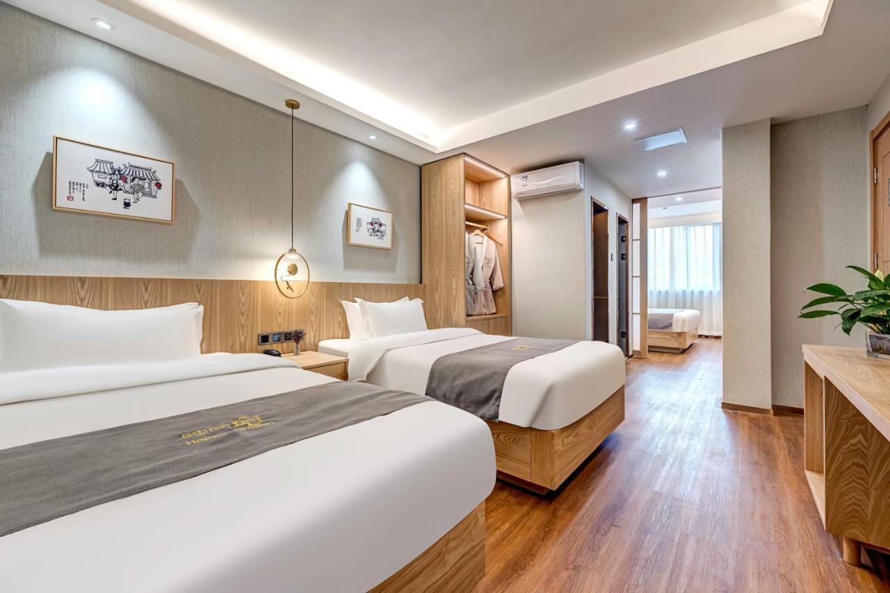 Happy Dragon Saga Hotel With Terrace-- Free Wifi With Fluent English Speaking,Tourist Ticket Service&Food Recommendation,Near Tian'Anmen Forbidden City,Wangfujing Walking Street,Easy To Get Any Tour Sights By Metro Beijing Eksteriør billede