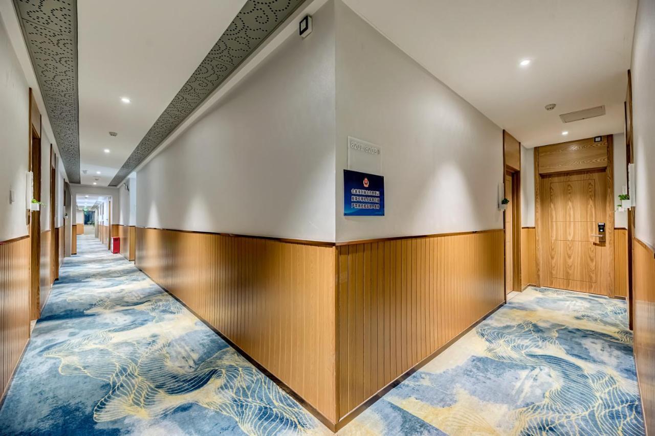 Happy Dragon Saga Hotel With Terrace-- Free Wifi With Fluent English Speaking,Tourist Ticket Service&Food Recommendation,Near Tian'Anmen Forbidden City,Wangfujing Walking Street,Easy To Get Any Tour Sights By Metro Beijing Eksteriør billede