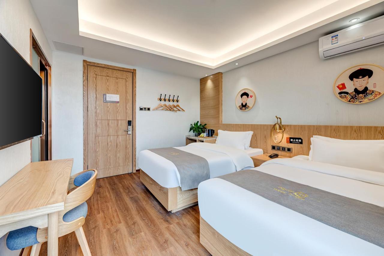 Happy Dragon Saga Hotel With Terrace-- Free Wifi With Fluent English Speaking,Tourist Ticket Service&Food Recommendation,Near Tian'Anmen Forbidden City,Wangfujing Walking Street,Easy To Get Any Tour Sights By Metro Beijing Eksteriør billede