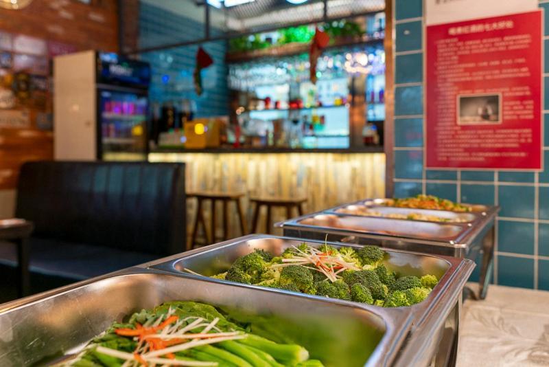 Happy Dragon Saga Hotel With Terrace-- Free Wifi With Fluent English Speaking,Tourist Ticket Service&Food Recommendation,Near Tian'Anmen Forbidden City,Wangfujing Walking Street,Easy To Get Any Tour Sights By Metro Beijing Eksteriør billede